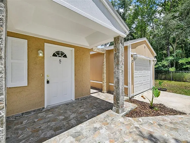5 Cedar Ln — Photo 3
