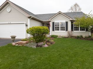 10 Muirfield Ct, Lake In The Hills, IL 60156