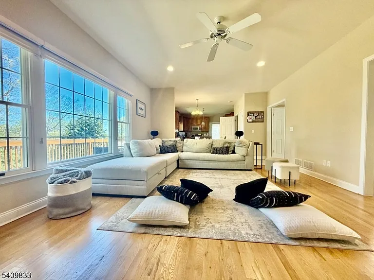 8 Overlook Rd — Photo 6