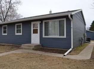 901 15th St SW, Jamestown, ND 58401