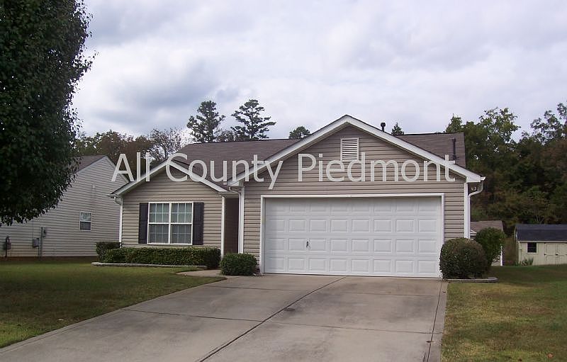 1st image of 1690 Hardy Dr