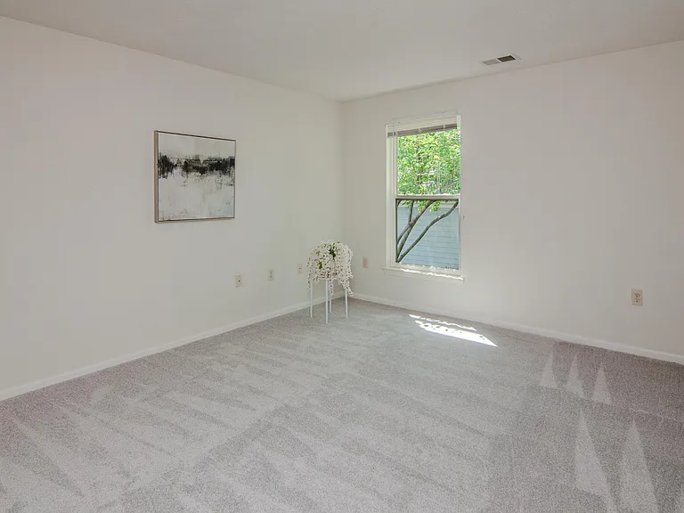 1704 Weatherstone Dr — Photo 30