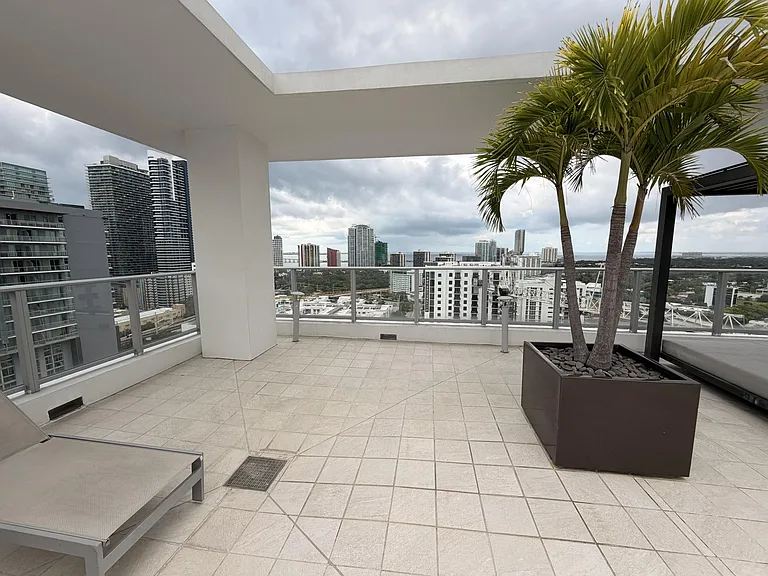 1010 SW 2nd Ave #1107 — Photo 35