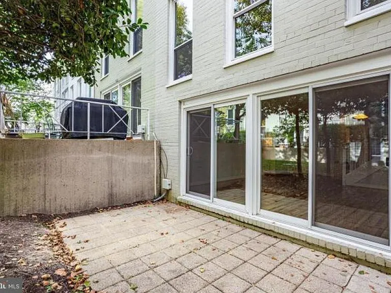 40 G St SW #104 — Photo 9