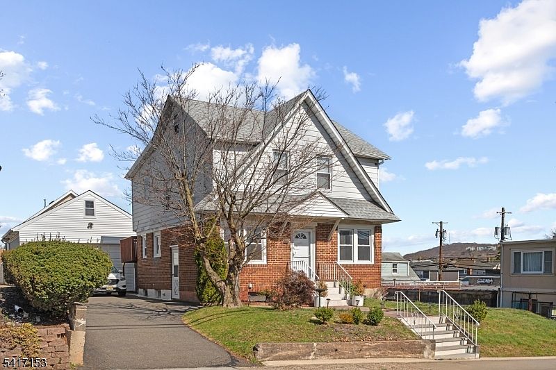 1st image of 108 Jefferson Pl