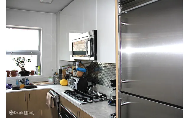 Rented by Douglas Elliman | media 19