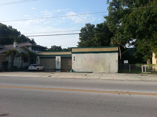 1st image of 1017 E Columbus Dr