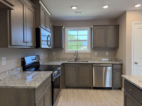 2nd image of 104 Sandyside Ct Lot 13