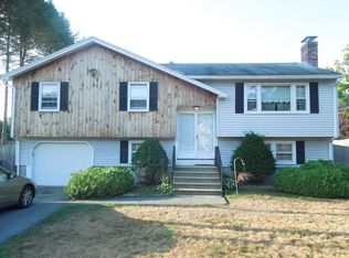 1 Sunset Dr, Wakefield, MA 01880