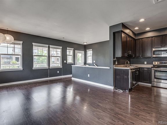 5th image of 2693 N Roslyn St