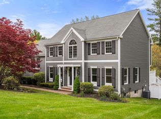 16 Kings Row, North Reading, MA 01864