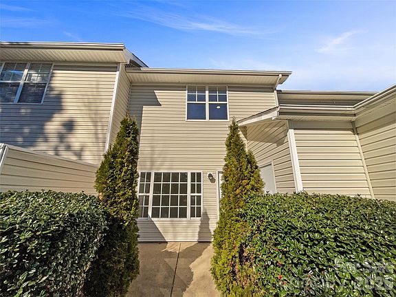 5th image of 12254 Savannah Garden Dr