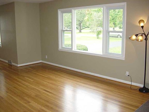 4th image of 4125 Devon Dr