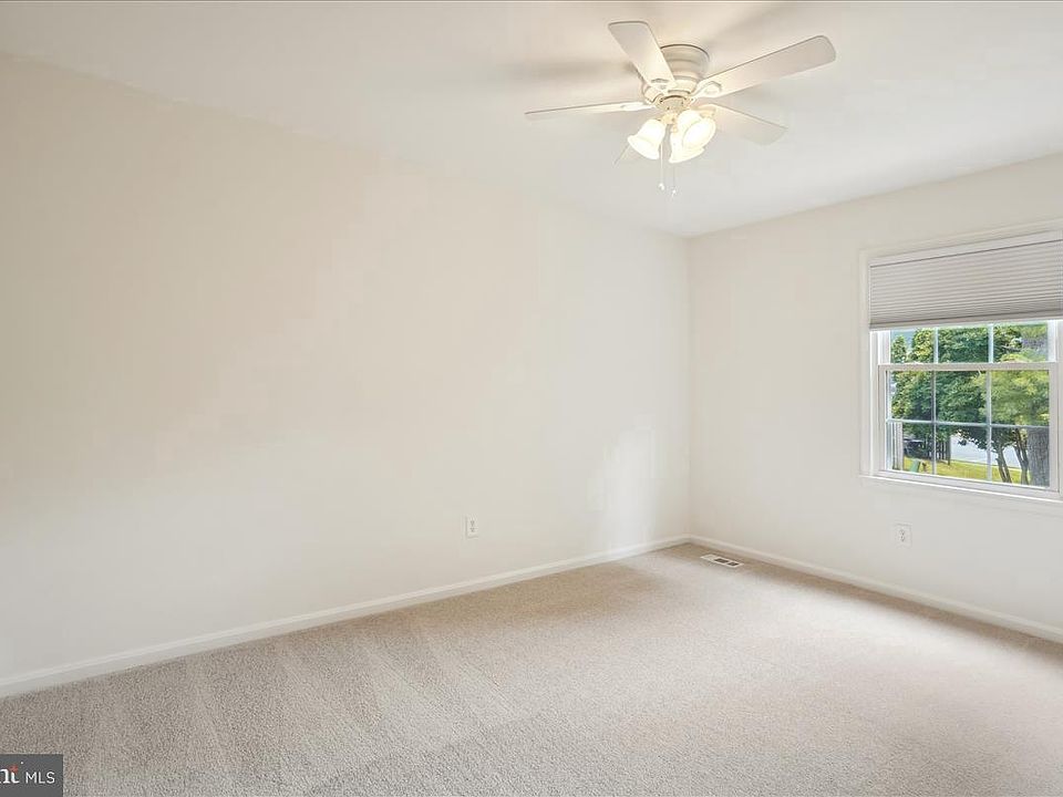 1st image of 9145 Broken Oak Pl