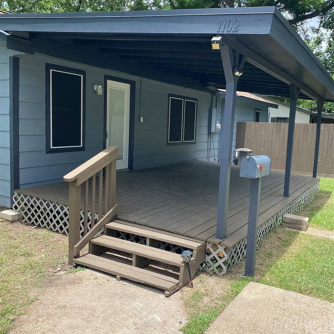 3 bed, 1.0 bath, 1200 sqft, $1,575 — Photo 3
