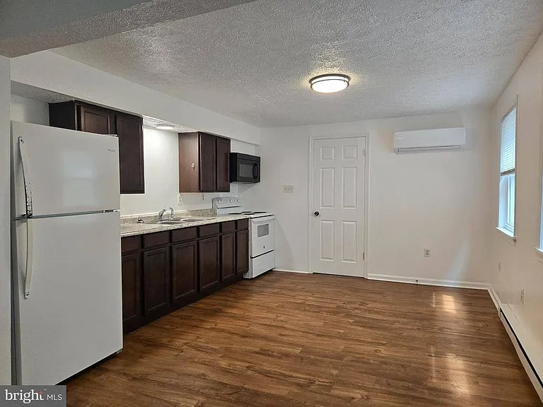 112 E Pall Mall St #2 — Photo 5