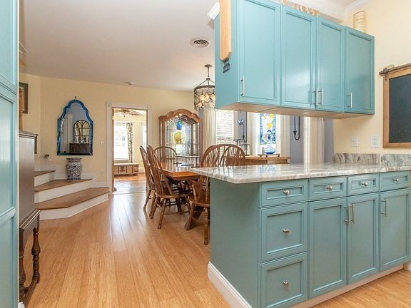 3rd image of 29 Leach St #3