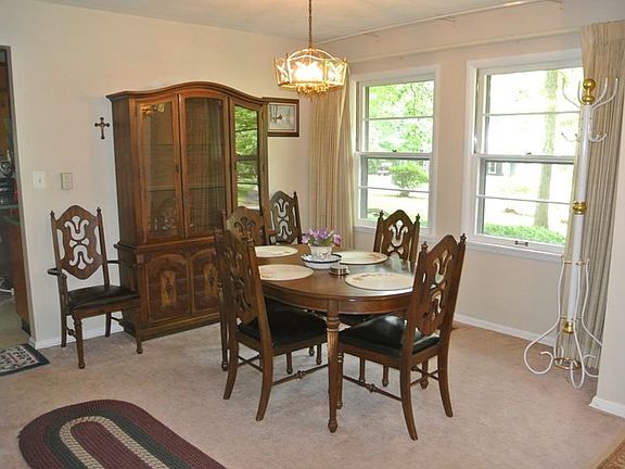 3rd image of 1706 Highland Ct