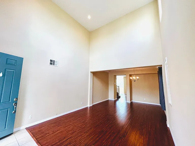 2758 Lavender St — Photo 13