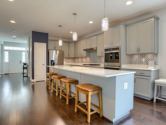 5th image of 6407 Falconwood St