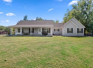342 Ridge Rd, Troy, MO 63379
