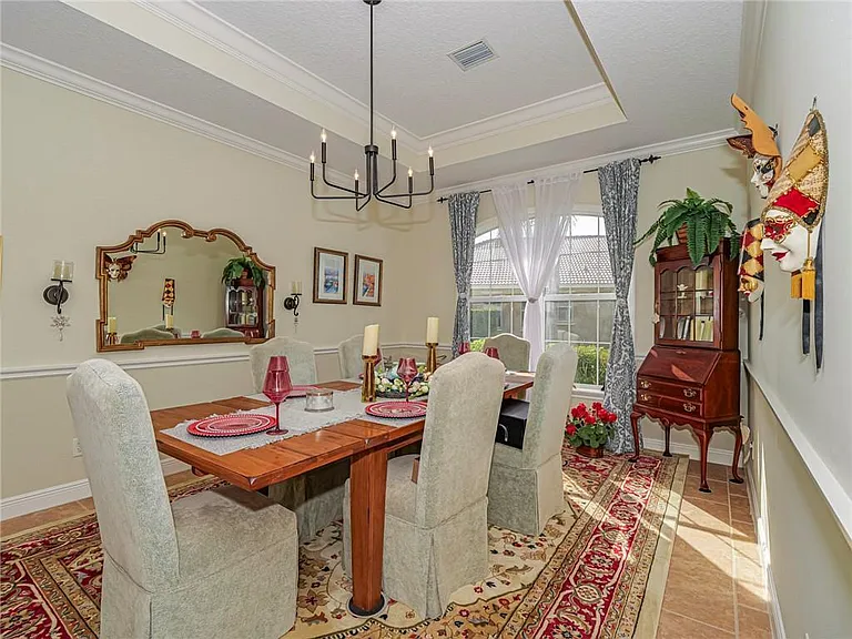 5873 Pine Ridge Cir — Photo 18