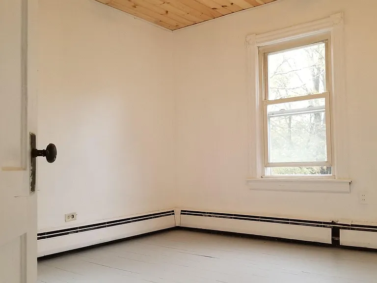 22 Spring St #B — Photo 6