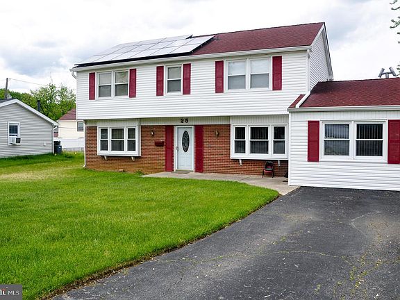 2nd image of 25 Huntington Ln