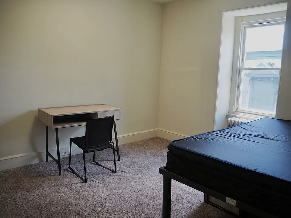 Bedroom 1 Desk