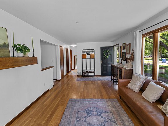 5th image of 1056 Aster St