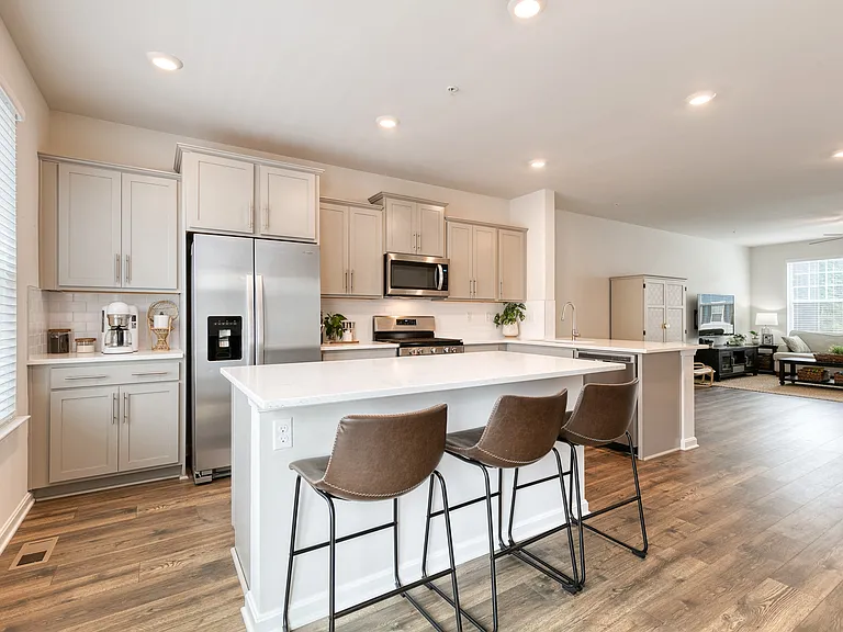 2050 Hinshaw Dr — Photo 19