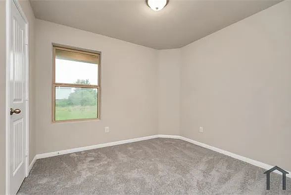 1707 Kansas St — Photo 16