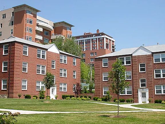 2nd image of 811 Westwood Dr #807-2N