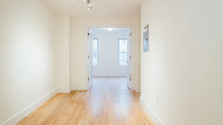 Rented by Nooklyn NYC LLC | media 22