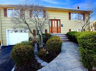 8 Stevens Dr, Dumont, NJ 07628