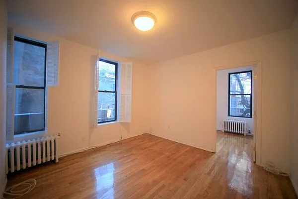 Rented by Metropolitan Realty | media 22