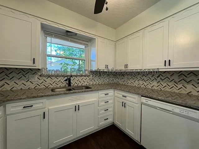 816 Willow Ln — Photo 10