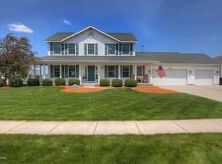 7950 Golf Point Dr SE, Caledonia, MI