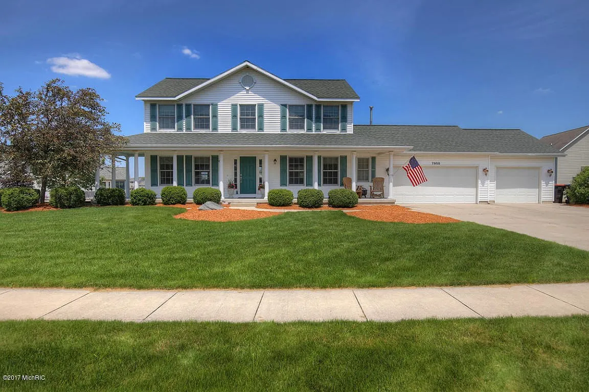 7950 Golf Point Dr SE photo 1