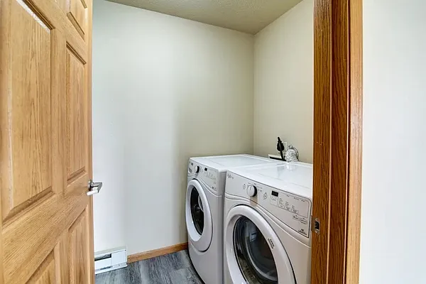 Meadow Ridge Apartments — Photo 8