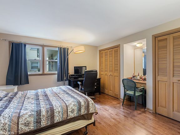 5th image of 4113 N Keeler Ave APT 1C