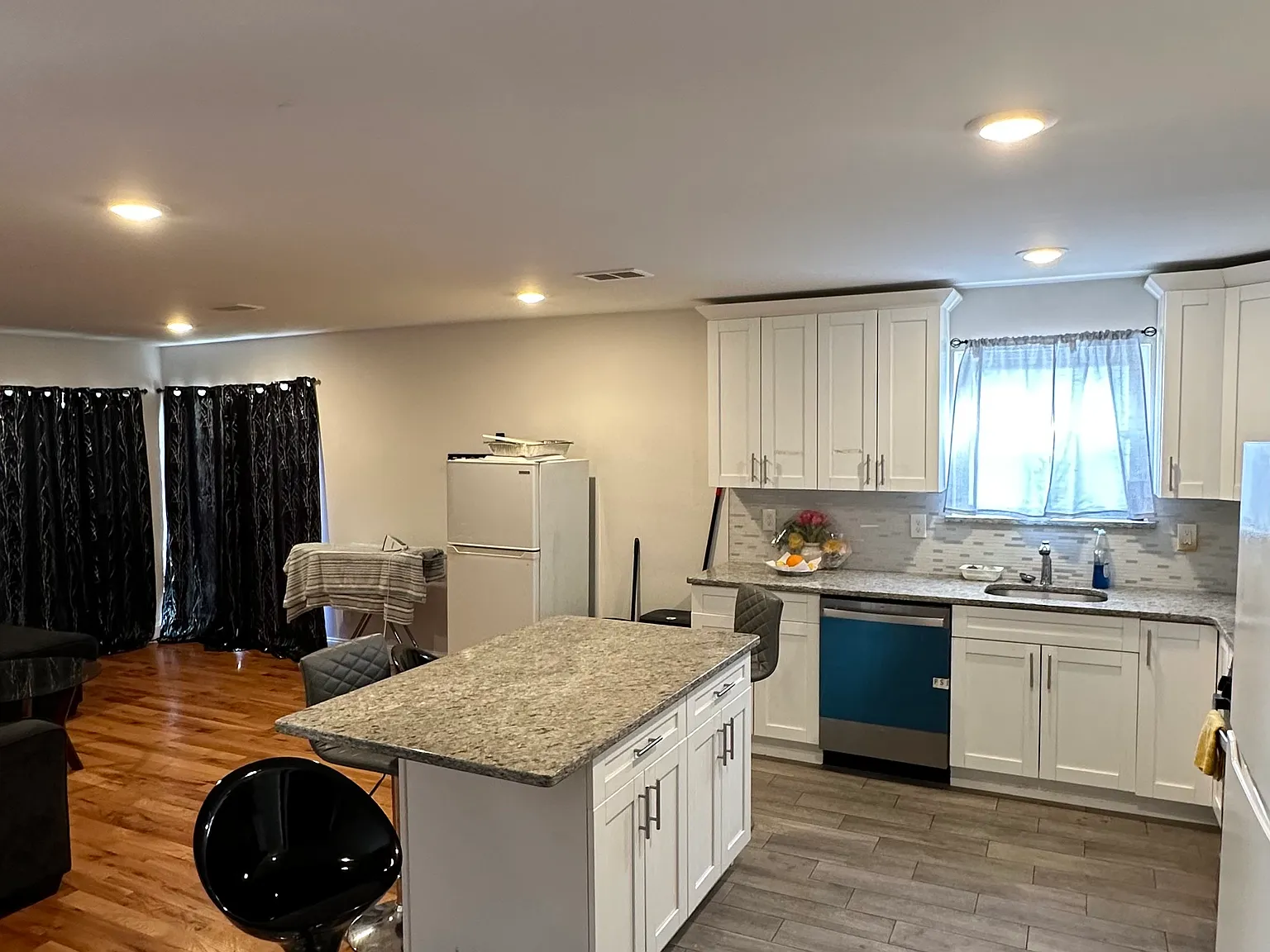 3 bed, $800 — Photo 2