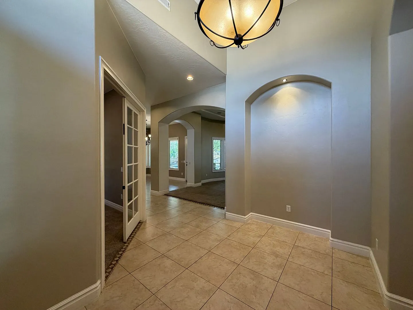 Spacious Home For Rent! — Photo 2