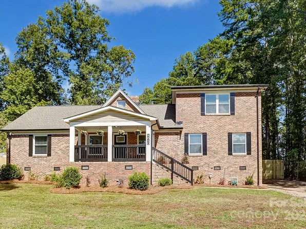 4640 Hamilton Cir, Charlotte, NC 28216