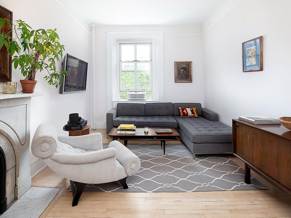 1st image of 38 W 10th St APT 6