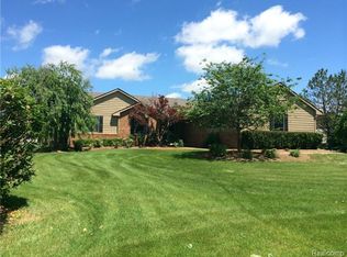 13593 Huntley Ct, South Lyon, MI