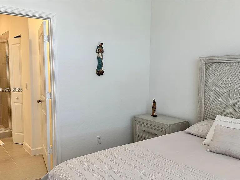 401 SE Crossoak Ln #401 — Photo 11