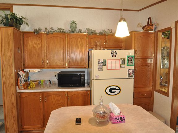 3rd image of 536 Golden Oak