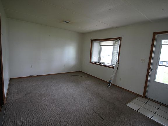 5th image of 1190 Fairwood Ave