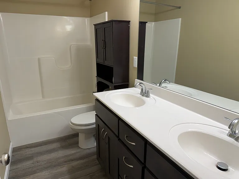 114 Diane Ct — Photo 6